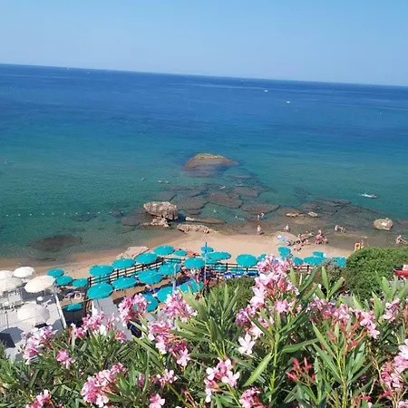 View Holiday home Castiglioncello